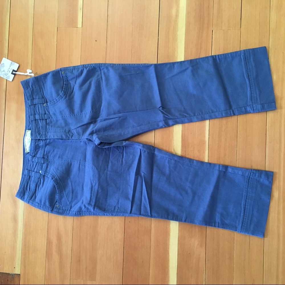 Aventura Capris